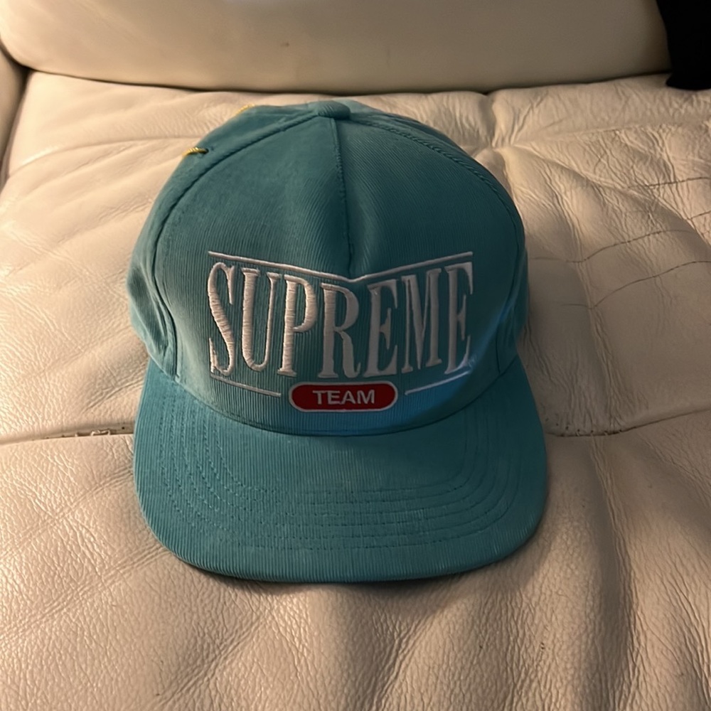 Blue Supreme SnapBack Cap . With tags. Perfect condition. Authentic.